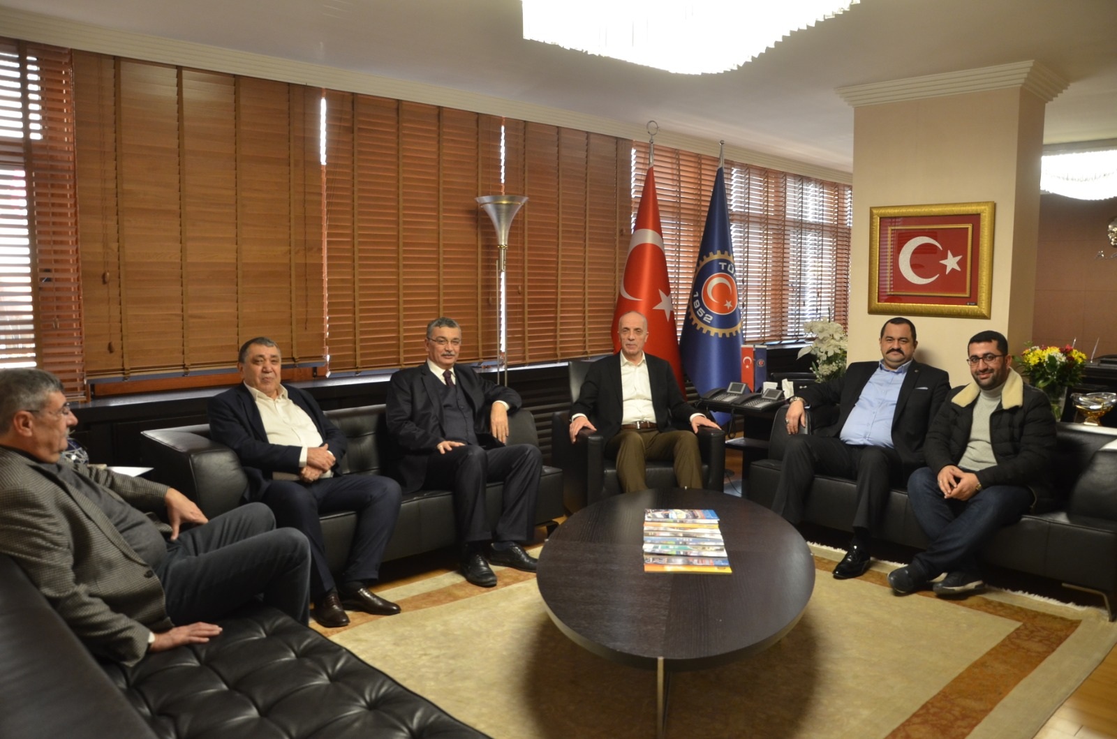 Genel Başkanımız Akçul Milletvekili Güvenç İle Birlikte Türk-İş'i Ziyaret Etti