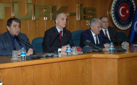 BAKANIN TÜRK-İŞ ZİYARETİNDE GENEL BAŞKANIMIZ DA BULUNDU